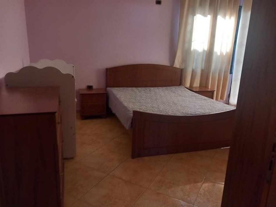 Jepet Me Qera Kati I Nje Vile 3+1, Ne Yzberisht, Tirane