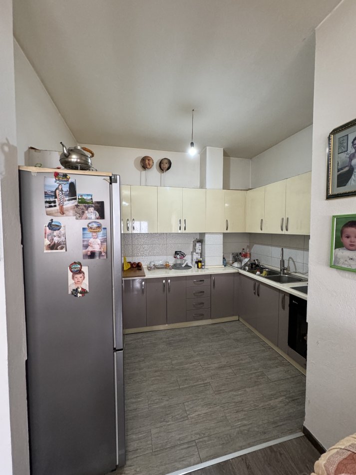 Shitet, Vilë 3 katëshe në Shkozë, Tiranë. AREA39444