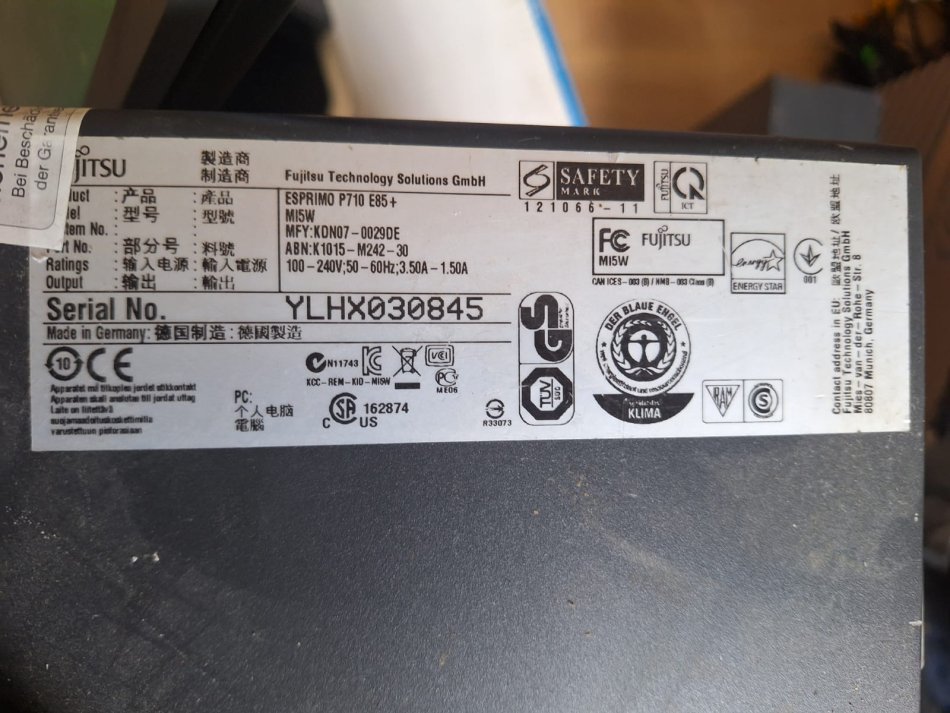 Tirane, shes Kompjuter+Monitor FSC + HP Compaq