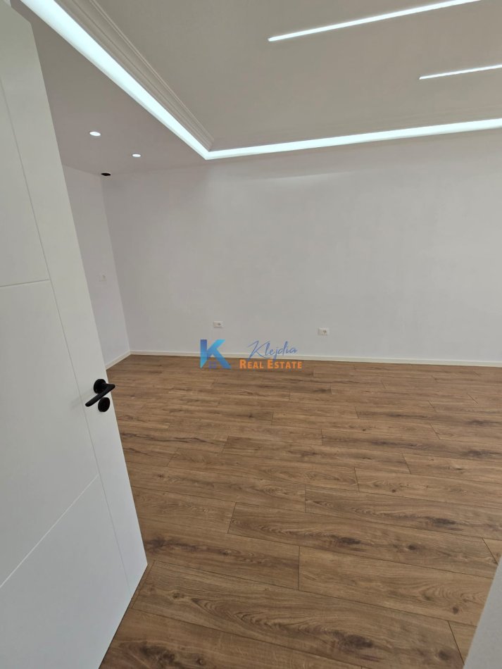 Tirane, shitet apartament 2+1 Kati 3, 73 m² 160.000 € (Rruga e Elbasanit, afer Ambasades Amerikane)