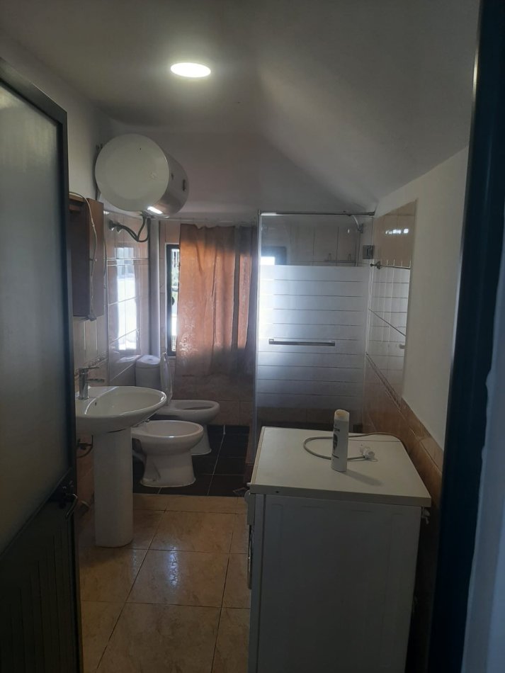 Tirane, jepet me qera apartament 2+1 Kati 3, 380 m² 380 € (Kombinat)
