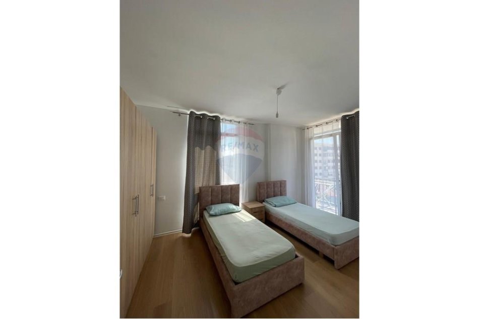 Tirane, jepet me qera apartament 2+1 Kati 3, 95 m² 450 € (Shkolla e Baletit - Tregu Elektrik)