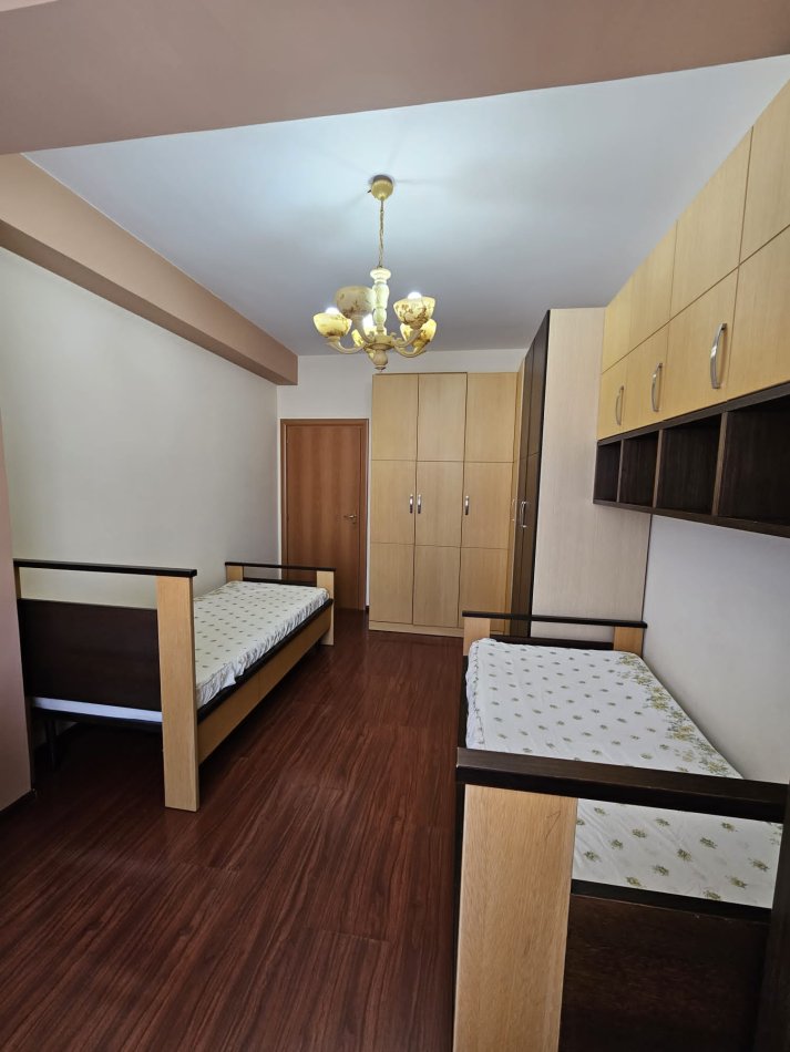 Tirane, jepet me qera apartament 2+1 Kati 4, 104 m² 500 € (Kopshti Botanik)