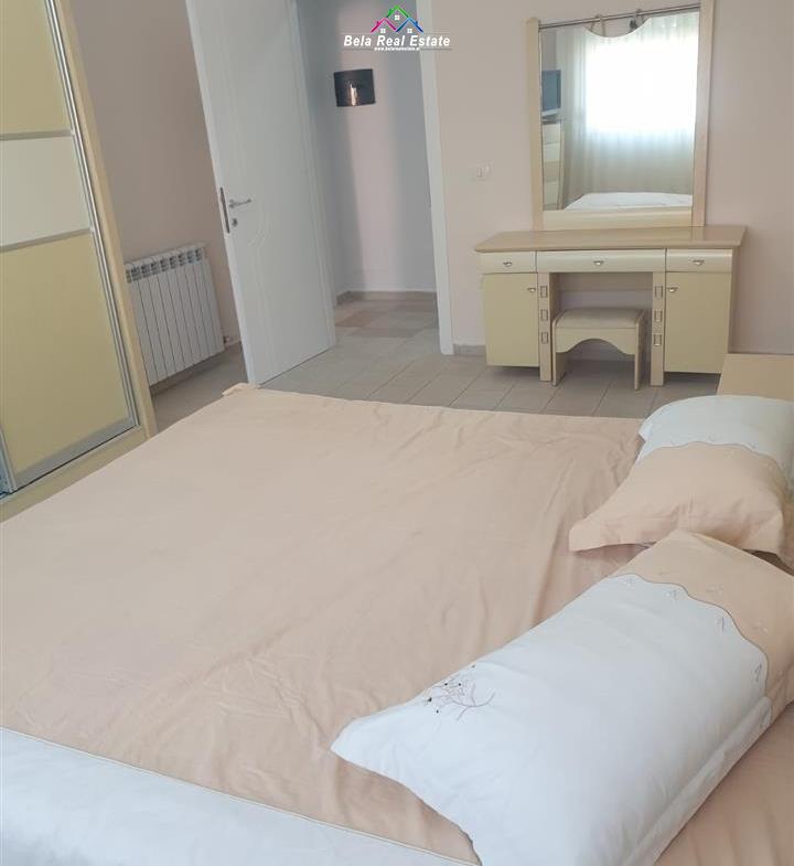 Tirane, jepet me qera apartament 2+1 Kati 3, 115 m² 700 € (Mozaiku i Tiranes)