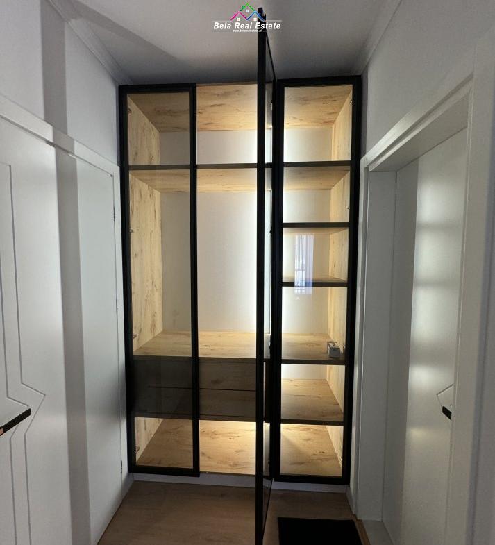 Tirane, jepet me qera apartament 2+1 Kati 3, 145 m² 1.400 € (RRUGA E DURRESIT)