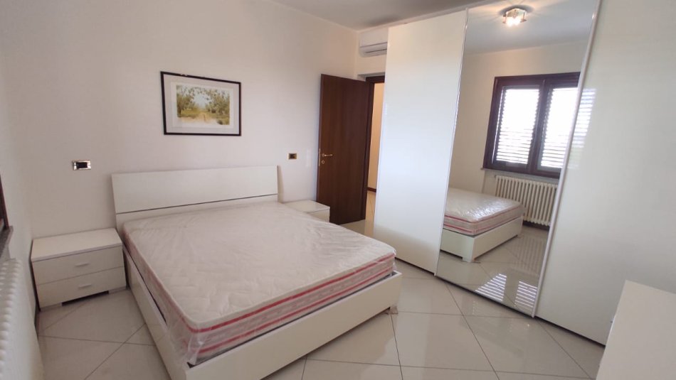 Tirane, jepet me qera apartament 1+1 Kati 2, 75 m² 450 € (Kinostudio)