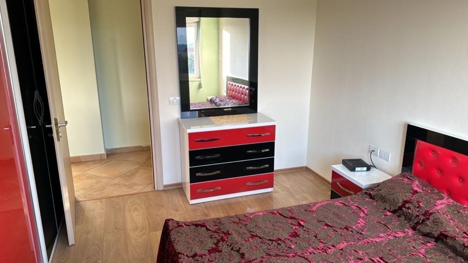 Tirane, jepet me qera apartament 2+1 Kati 5, 104 m² 500 € (fresku)