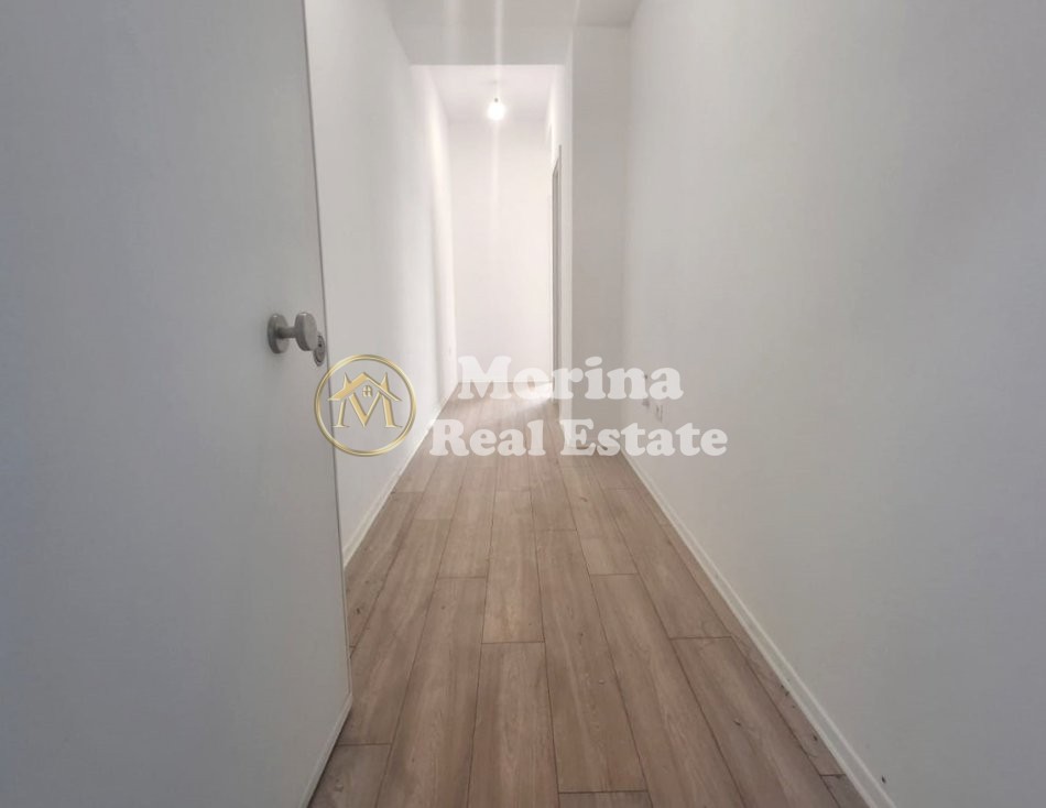 Tirane, shitet apartament 1+1 Kati 3, 67 m² 93.000 € (Mangalem/ Rruga Ali Demi)