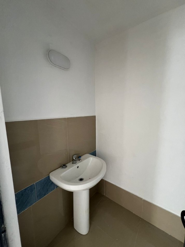 Tirane, jepet me qera ambjent biznesi Kati 0, 30 m² 300 € (Qyteti Studenti)