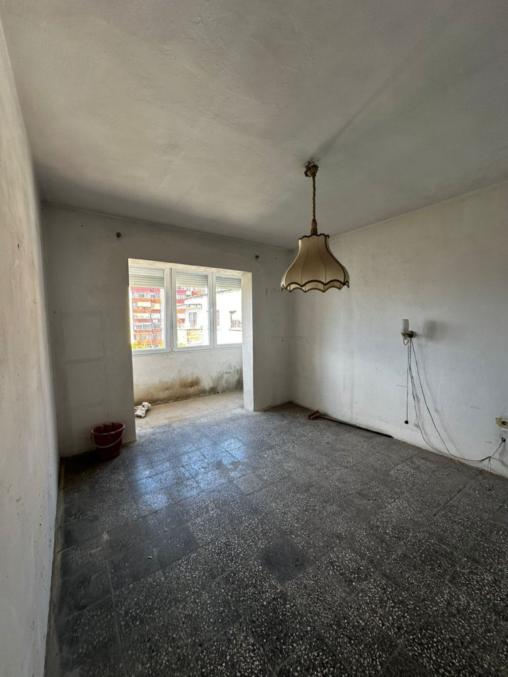 Tirane, shes apartament 1+1 Kati 5, 52 m² 75.000 € (ALIL DEM)
