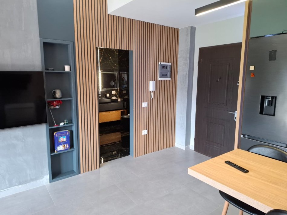 Tirane, jepet me qera apartament 1+1+Ballkon Kati 9, 60 m² 750 € (rruga e kosovareve)