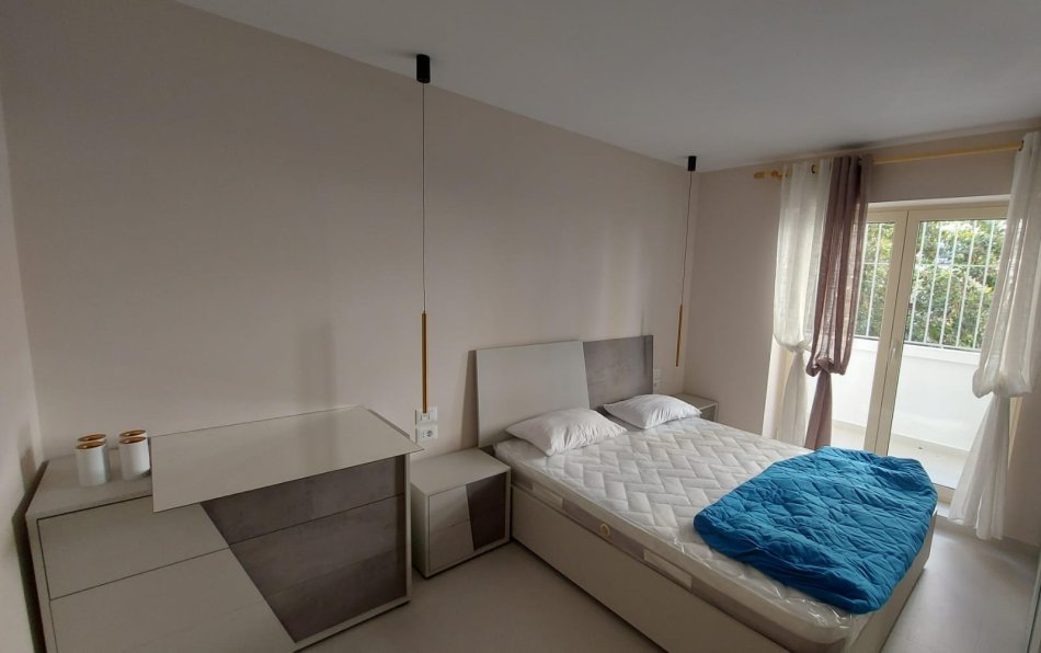 Tirane, jepet me qera apartament 2+1 Kati 1, 65 m² 600 € (Vasil Shanto)