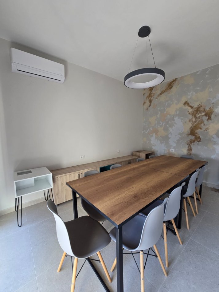 Tirane, jap me qera zyre Kati 8, 55 m² 500 € (Te Fusha e Aviacionit, Grand Park Residence)