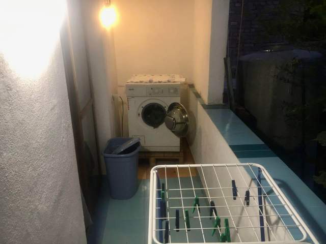 Tirane, jepet me qera apartament 1+1 Kati 1, 70 m² 220 Euro (Hamdi Pepo)