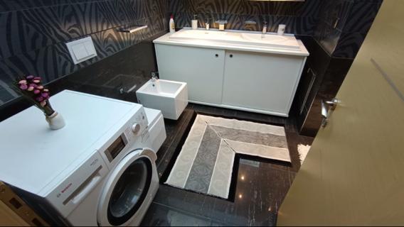 Shitet Apartament 1+1 prane Ish- stacionit te fundit te Tiranes Re