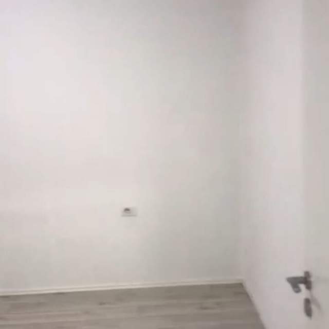 Shitet Apartament 2+1 tek Brryli