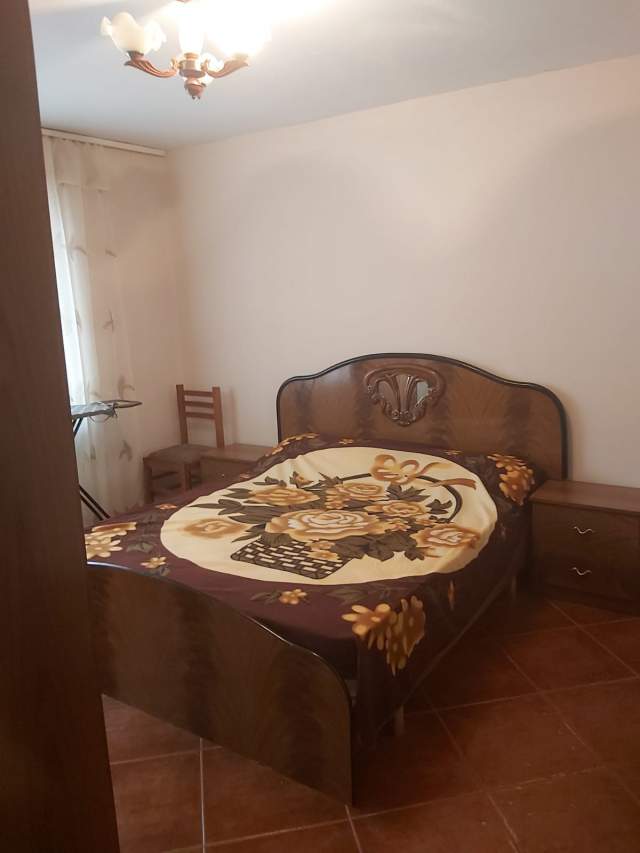 Tirane, jepet me qera apartament 1+1 Kati 1, 55 m² 300 Euro (Mihal Grameno)
