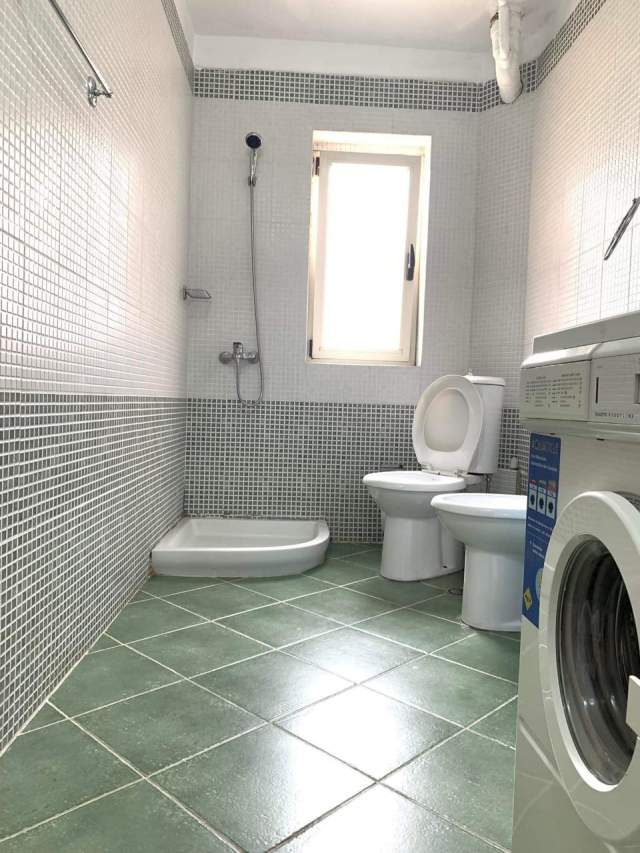 Shitet Apartament 2+1 ne rrugen “Mihal Grameno”