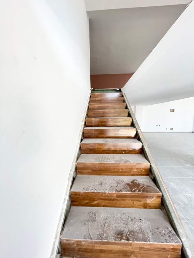 Tirane, jepet me qera dyqan Kati 0, 112 m² 600 Euro (Rruga Bedri Karapici - Yzberisht - Spitali Amerika)