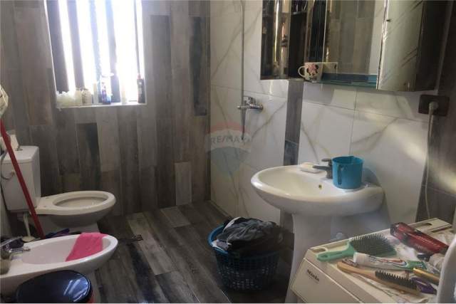 Tirane, shitet apartament 2+1 Kati 3, 76 m² 69.000 Euro (yzberisht)