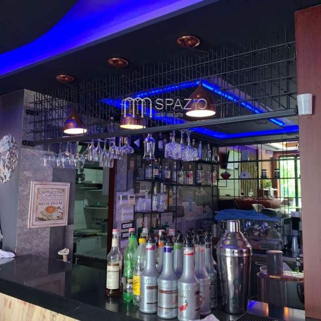 Tirane, jepet me qera lokal Kati 0, 300 m² 3.000 Euro (Rruga ''Muhamet Gjollesha'')