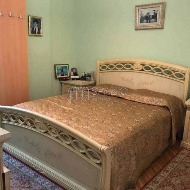 Tirane, jepet me qera apartament 3+1+BLK Kati 5, 85 m² 450 Euro (Rruga Muhamet Gjollesha)