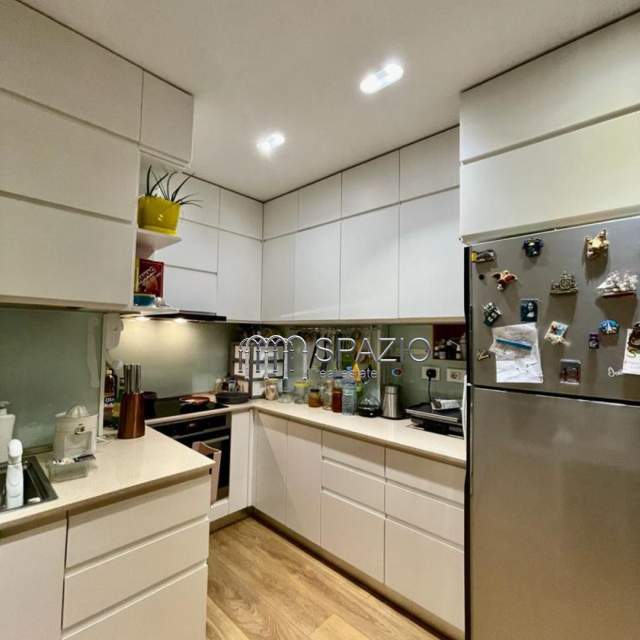 Tirane, shitet apartament duplex 3+1+BLK Kati 6, 172 m² 260.000 Euro (Selvia)