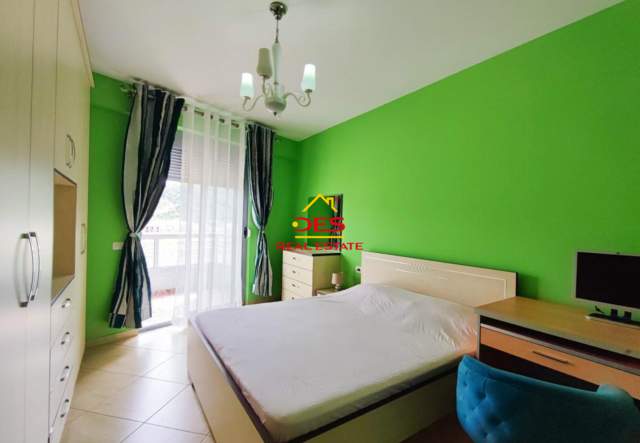 Vlore, jepet me qera apartament Kati 5, 90 m² 300 Euro (Gjergj Arianiti)