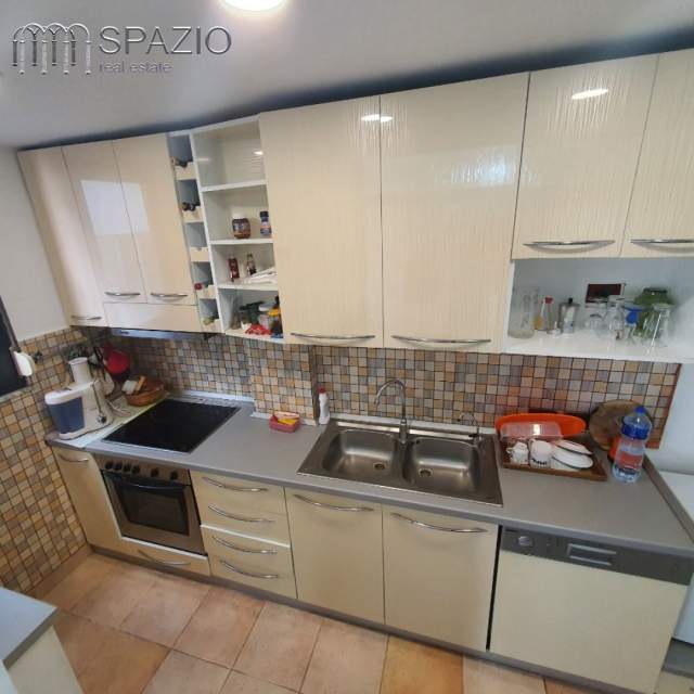 Tirane, jepet me qera apartament 2+1+BLK Kati 2, 105 m² 800 Euro (Rruga ''Nikolla Tupe'')