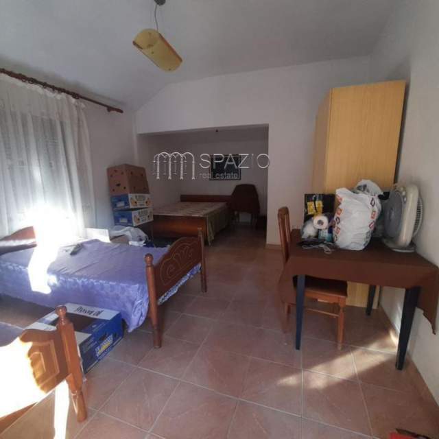 Tirane, jepet me qera shtepi 3+1+BLK Kati 3, 250 m² 900 Euro (Rruga ''Sotir Cacci'')