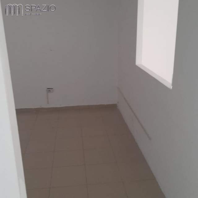 Tirane, shitet ambjent biznesi Kati 4, 450 m² 450.000 Euro (Rruga ''Kavajes'')