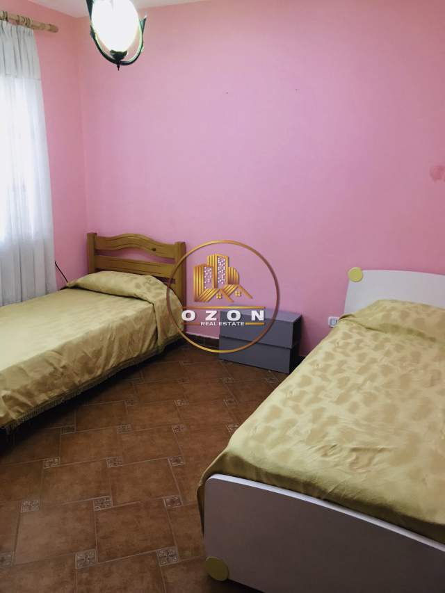 Tirane, jepet me qera apartament 2+1+BLK Kati 4, 120 m² 500 Euro (Ish Ekspozita)