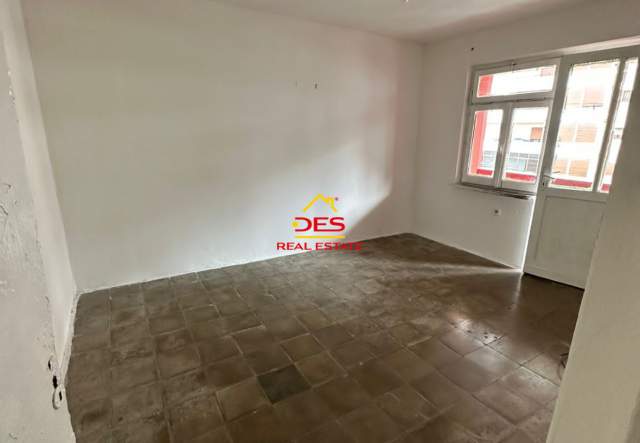 Vlore, jepet me qera apartament Kati 5, 67 m² 11.000 Leke (Rruga Hasan Kushta)