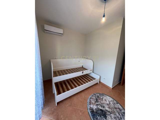 Tirane, jepet me qera apartament 3+1+A+BLK Kati 4, 125 m² 600 Euro (Komuna e parisit)