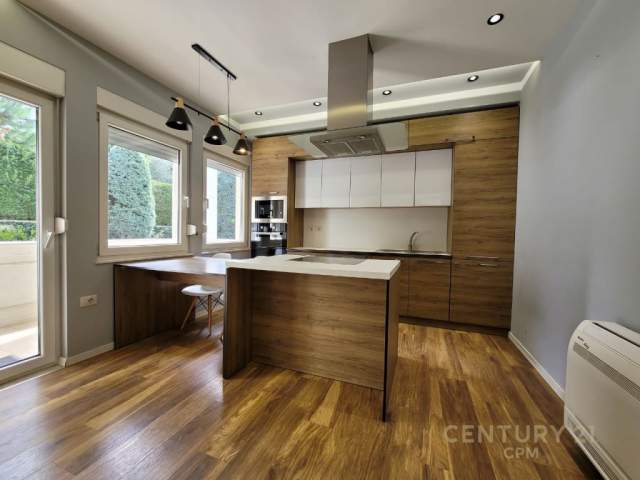 Tirane, jepet me qera Vile 2 Katshe Kati 0, 406 m² 4.000 Euro (White House, Qendra Tregtare TEG)