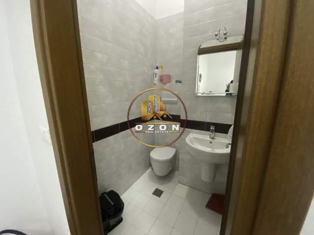 Tirane, jepet me qera ambjent biznesi Kati 1, 160 m² 1.400 Euro (Rruga e Bogdaneve)