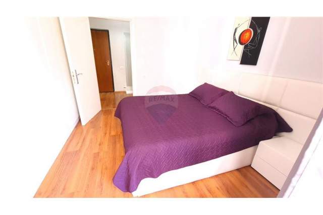 Tirane, jepet me qera apartament 1+1 65 m² 500 Euro (komuna e parisit)