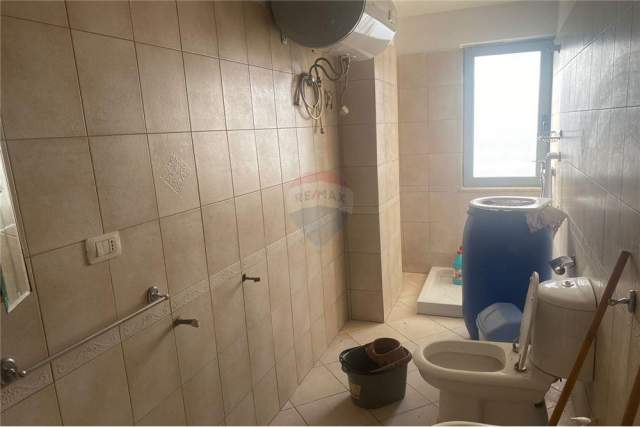 Tirane, shitet apartament 1+1+BLK Kati 8, 77 m² 127.000 Euro (Rruga e Dibres)
