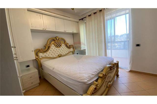 Tirane, jepet me qera apartament 2+1+BLK Kati 7, 75 m² 600 Euro (tirana e re)