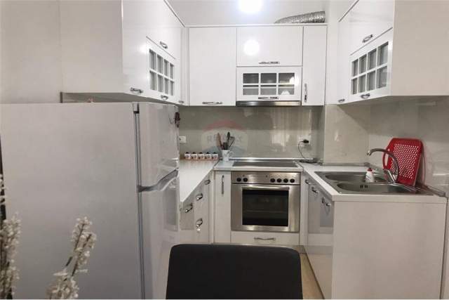 Tirane, jap me qera apartament 70 m² 520 Euro (komuna e parisit)
