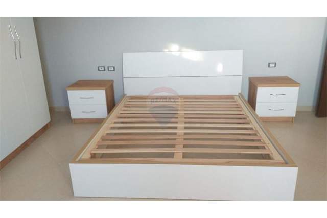 Tirane, jepet me qera apartament 90 m² 500 Euro