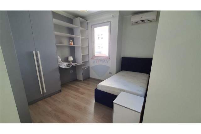 Tirane, jepet me qera Kati 2, 124 m² 1.500 Euro (bllok)