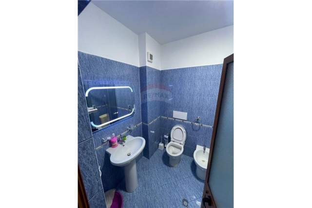 Tirane, jepet me qera apartament 70 m² 550 Euro (zogu i zi)