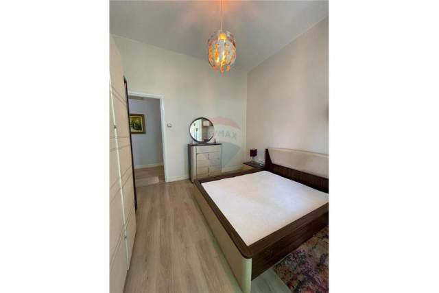Tirane, jepet me qera apartament 2+1 Kati 2, 80 m² 500 Euro (Brryli)