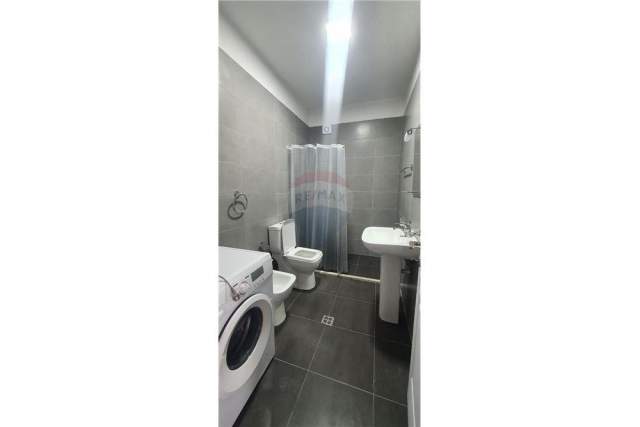Tirane, jepet me qera apartament 1+1 Kati 8, 60 m² 400 Euro (Rruga e Elbasanit)