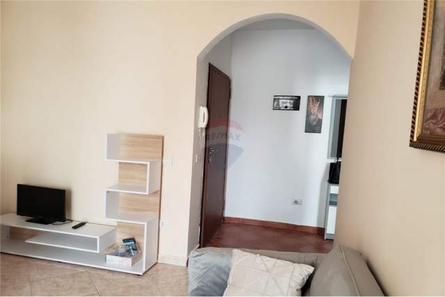 Tirane, jepet me qera apartament Kati 6, 60 m² 400 Euro (myslym shyri)