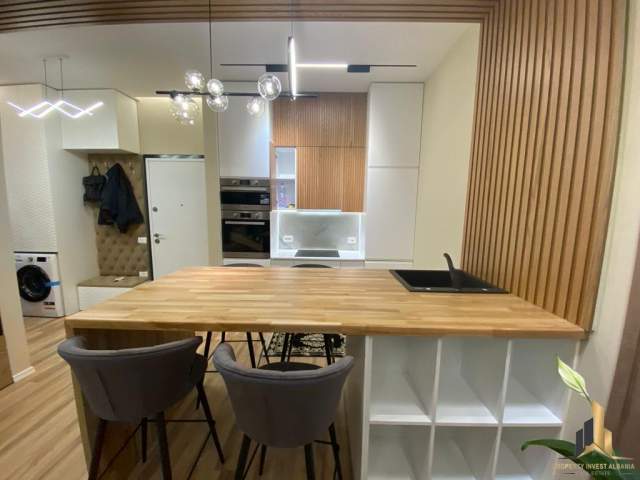 Tirane, jepet me qera apartament 1+1+BLK Kati 6, 75 m² 850 Euro (Square 21)