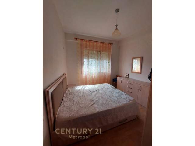 Shqiperi, jepet me qera apartament 1+1+BLK Kati 2, 68 m² 350 Euro (Rruga Bedri Karapici)