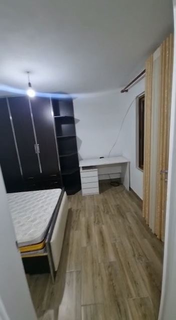 Tirane, jepet me qera Vile 1+1 Kati 1, 56 m² 190 Euro (Rruga Zef Serembe)