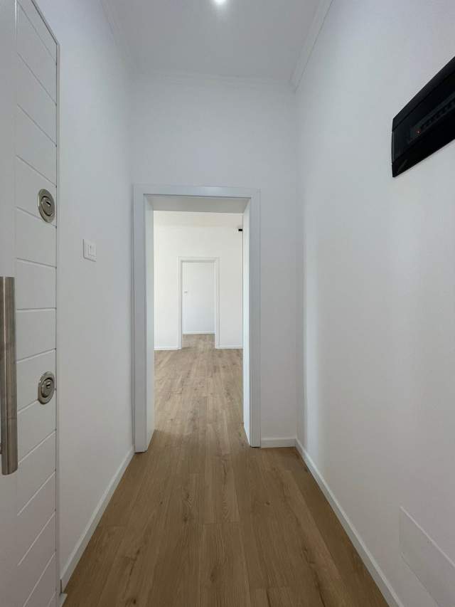 Tirane, Shitet  apartament 1+1 Kati 3, 43 m² 82.000 Euro (21 Dhjetori)
